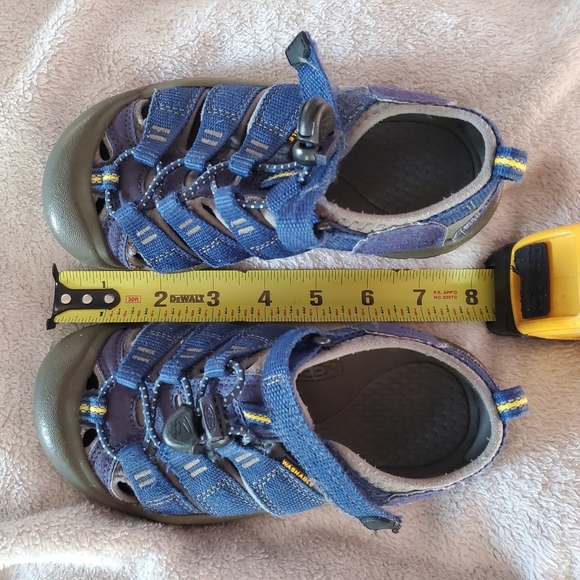 Keen Newport H2 Kids Blue and Yellow Outdoor Sandals with Closed-Toe Design - Picture 7 of 11